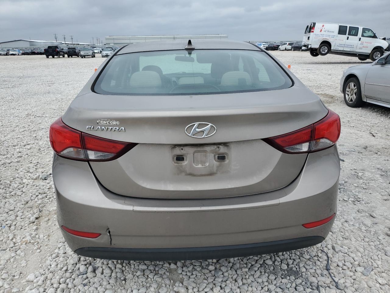 2015 Hyundai Elantra - Image 6