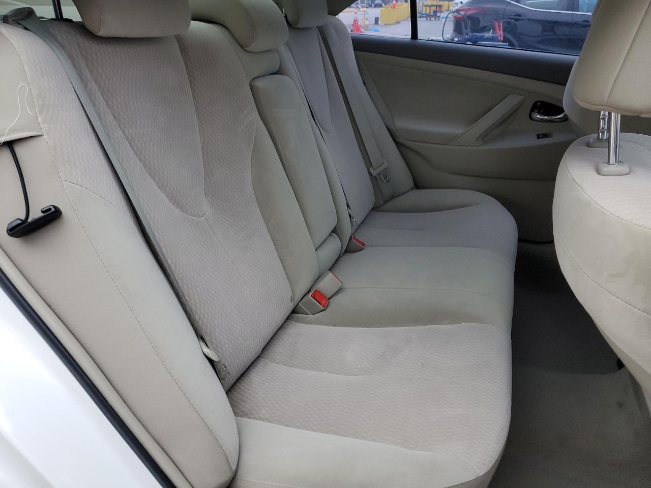 2011 Toyota Camry - Image 10