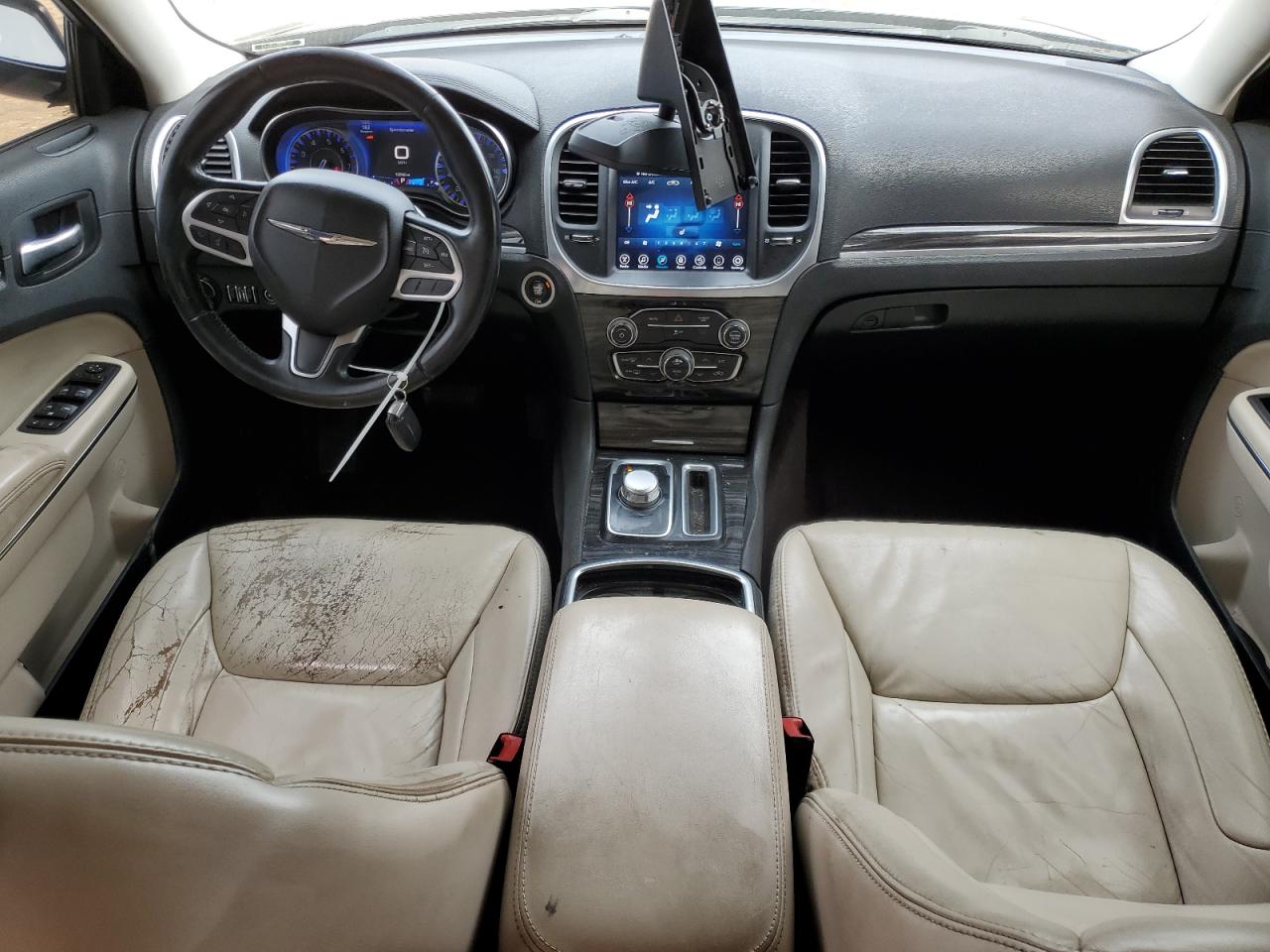 2017 Chrysler 300 - Image 8