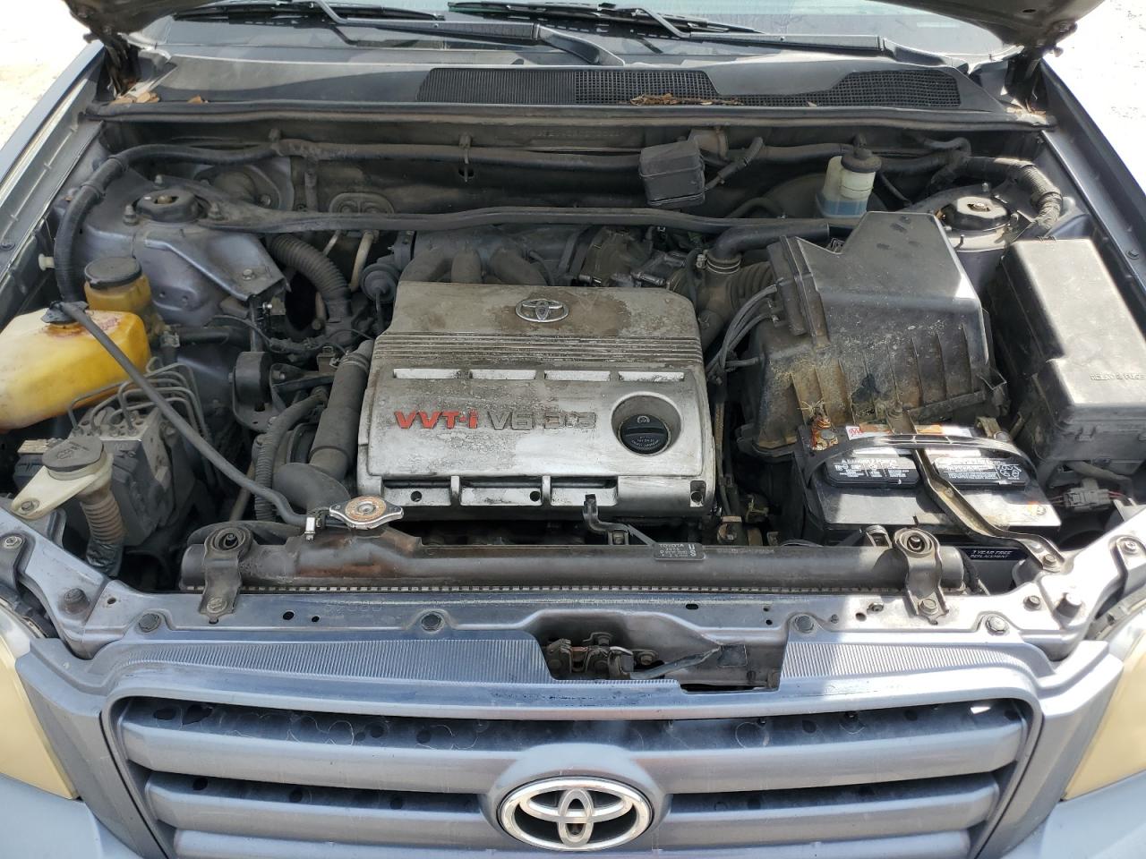 2005 Toyota Highlander - Image 12