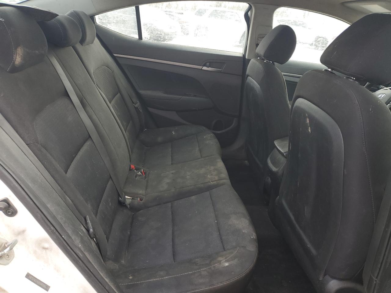2018 Hyundai Elantra - Image 10
