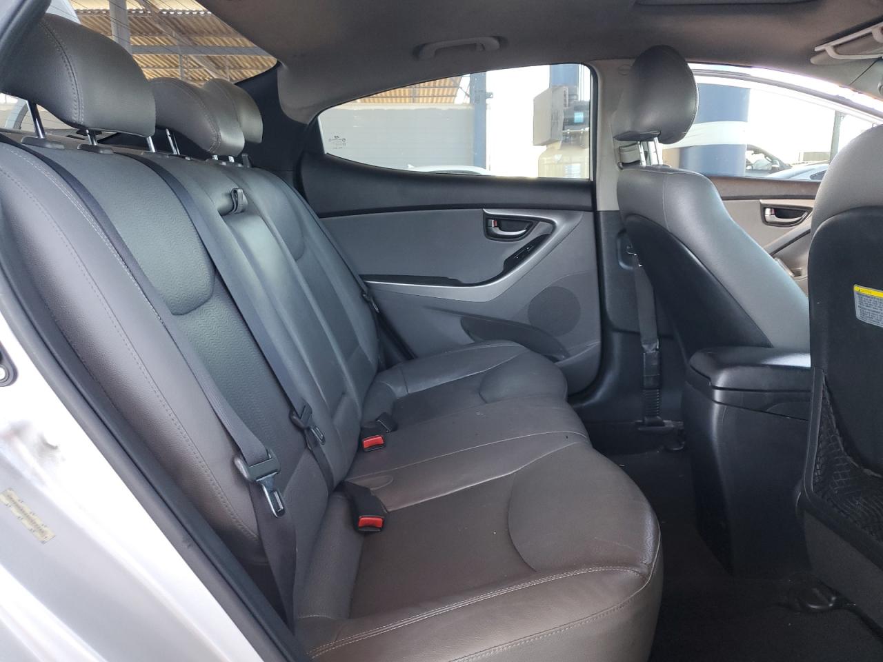 2013 Hyundai Elantra - Image 10