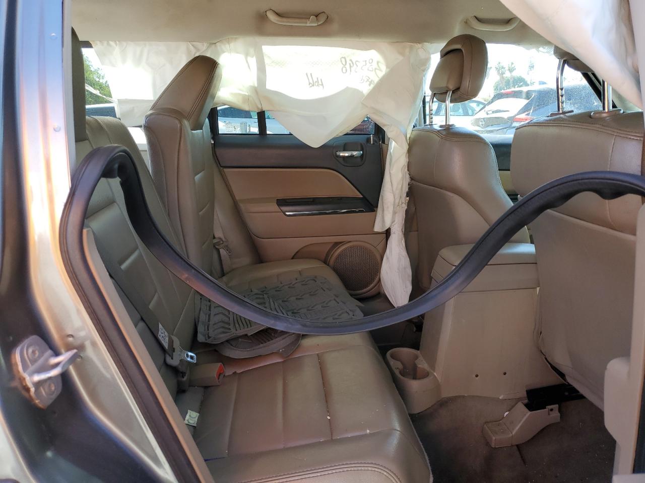 2012 Jeep Liberty (Patriot) - Image 11