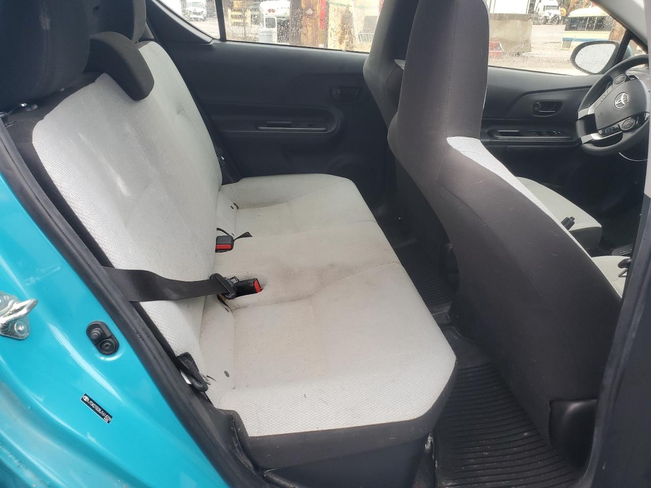 2018 Toyota Prius - Image 10