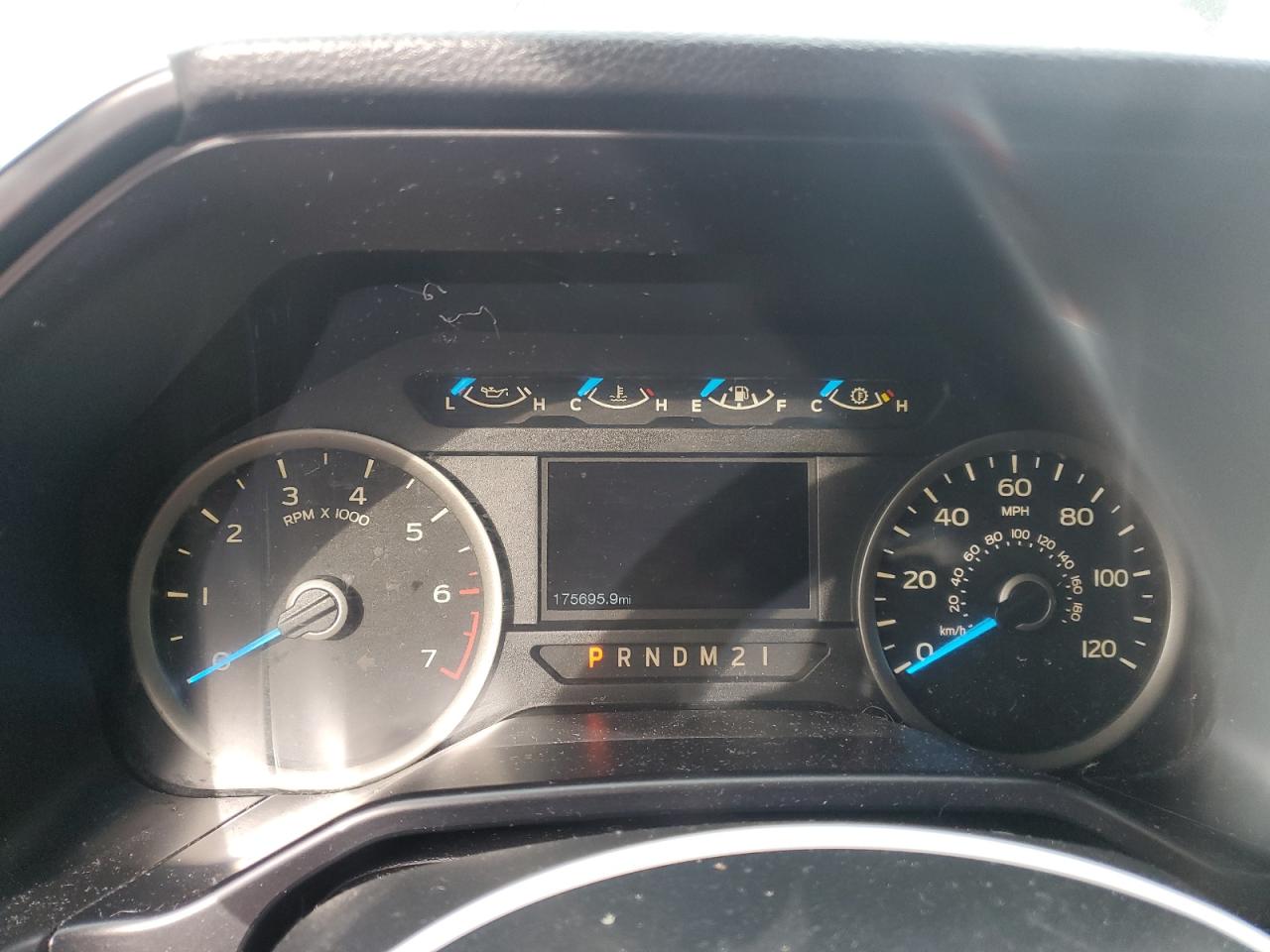 2015 Ford F-150 - Image 9