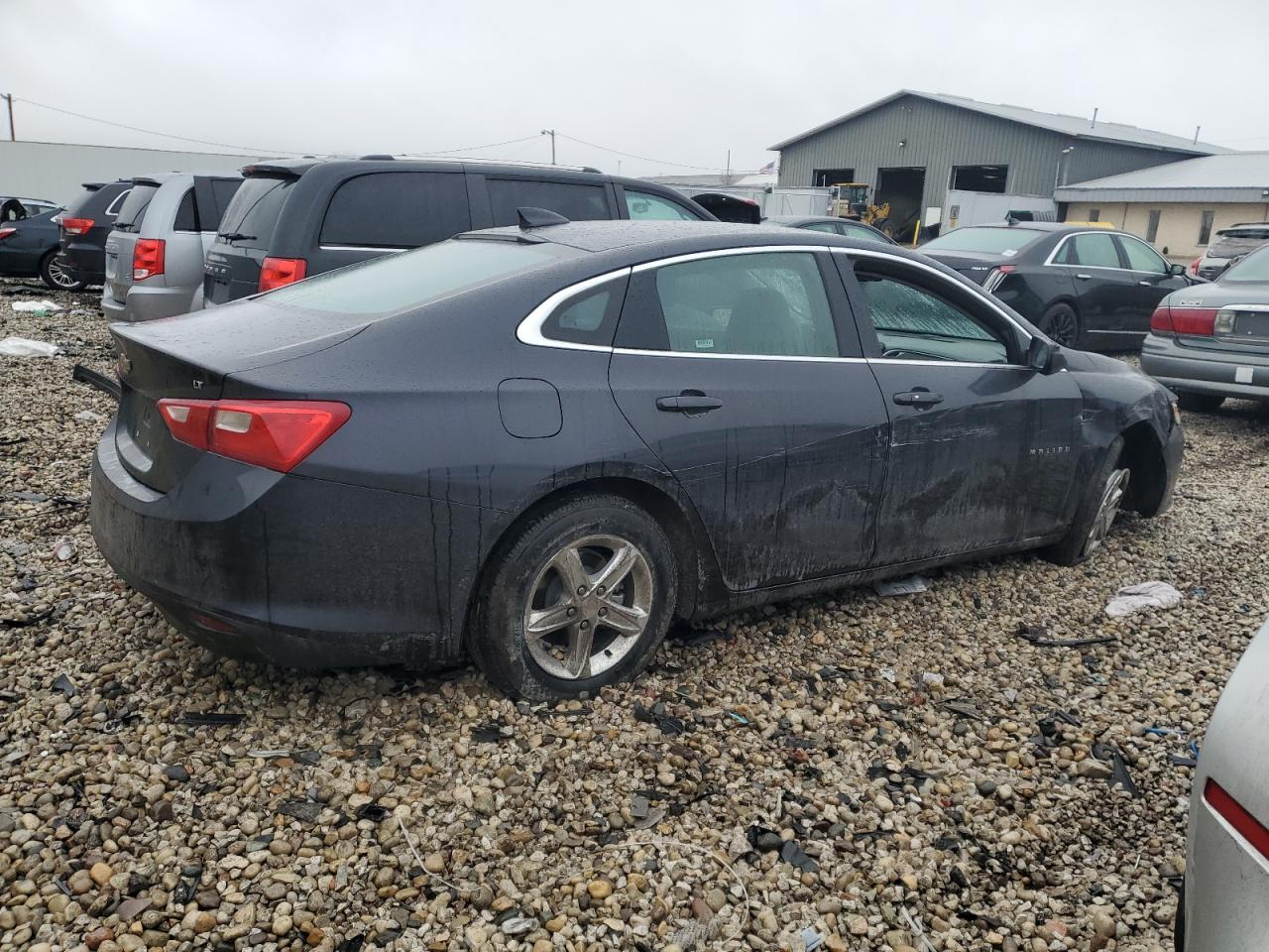 2023 Chevrolet Malibu - Image 3