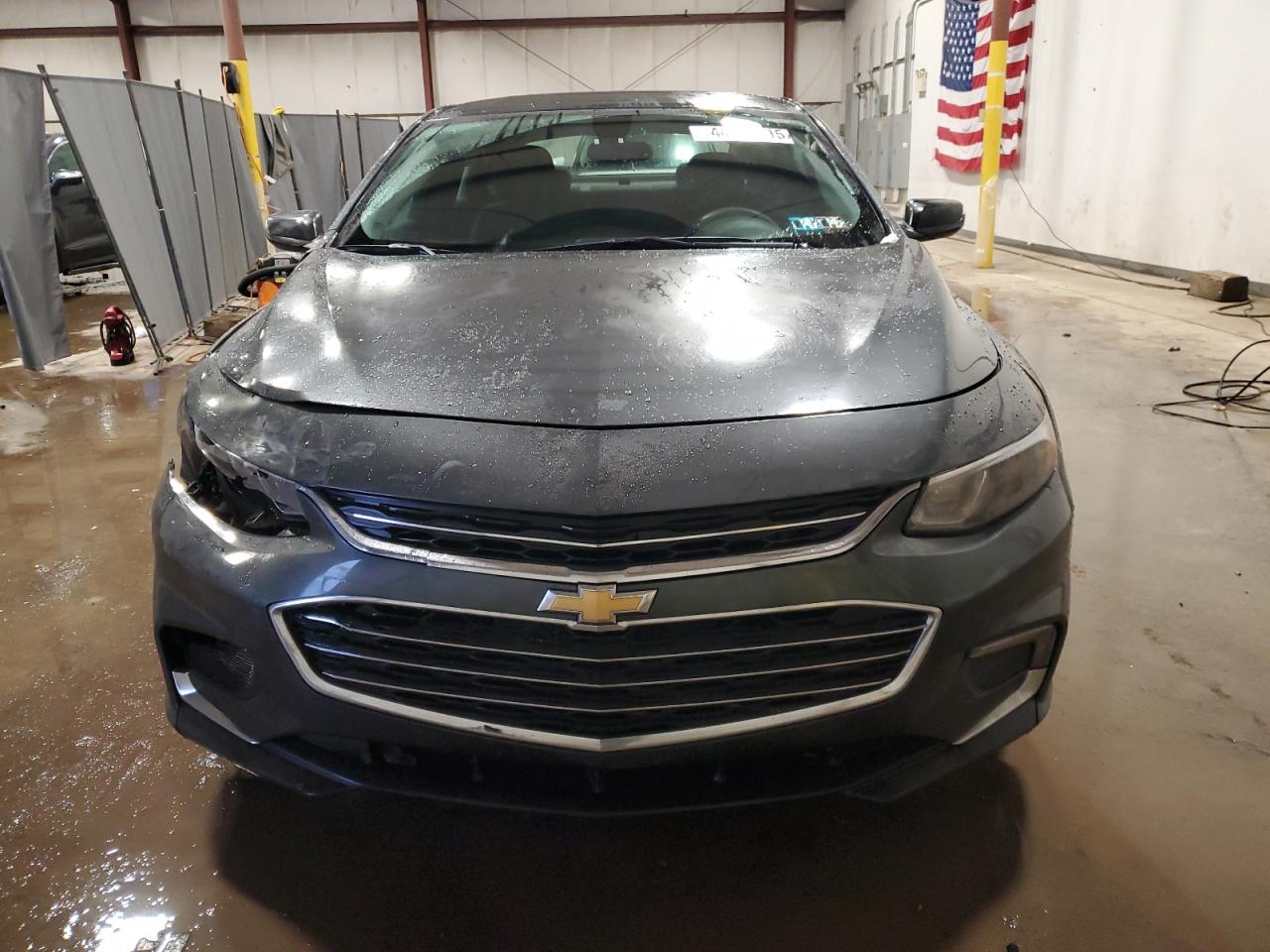 2017 Chevrolet Malibu - Image 5