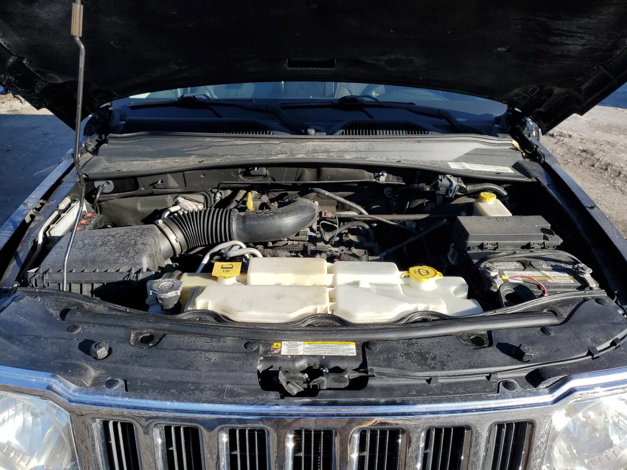 2011 Jeep Liberty (North America) - Image 12