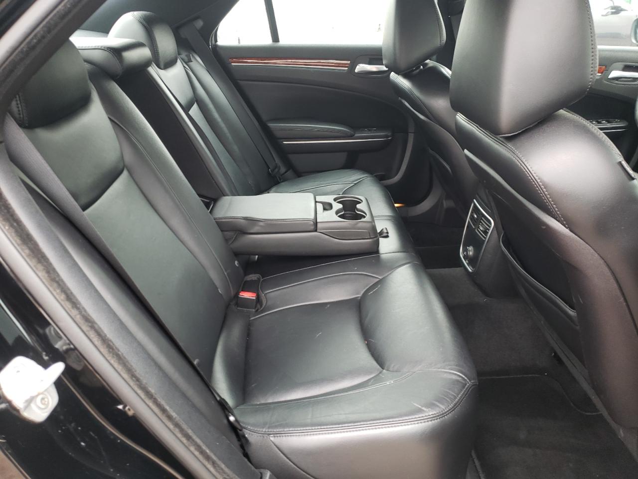 2012 Chrysler 300 - Image 10