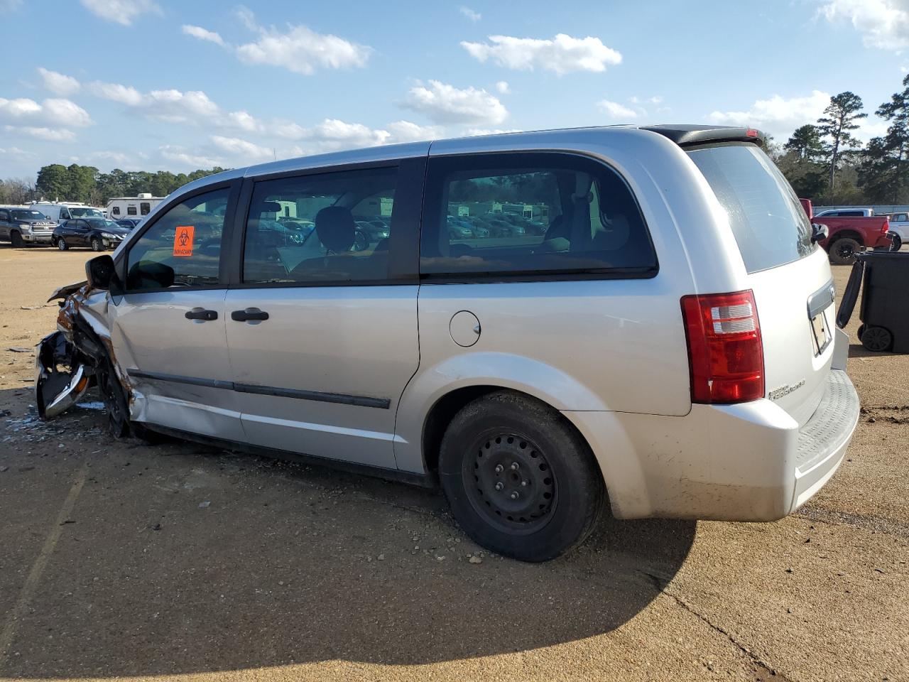 2008 Dodge Caravan - Image 2