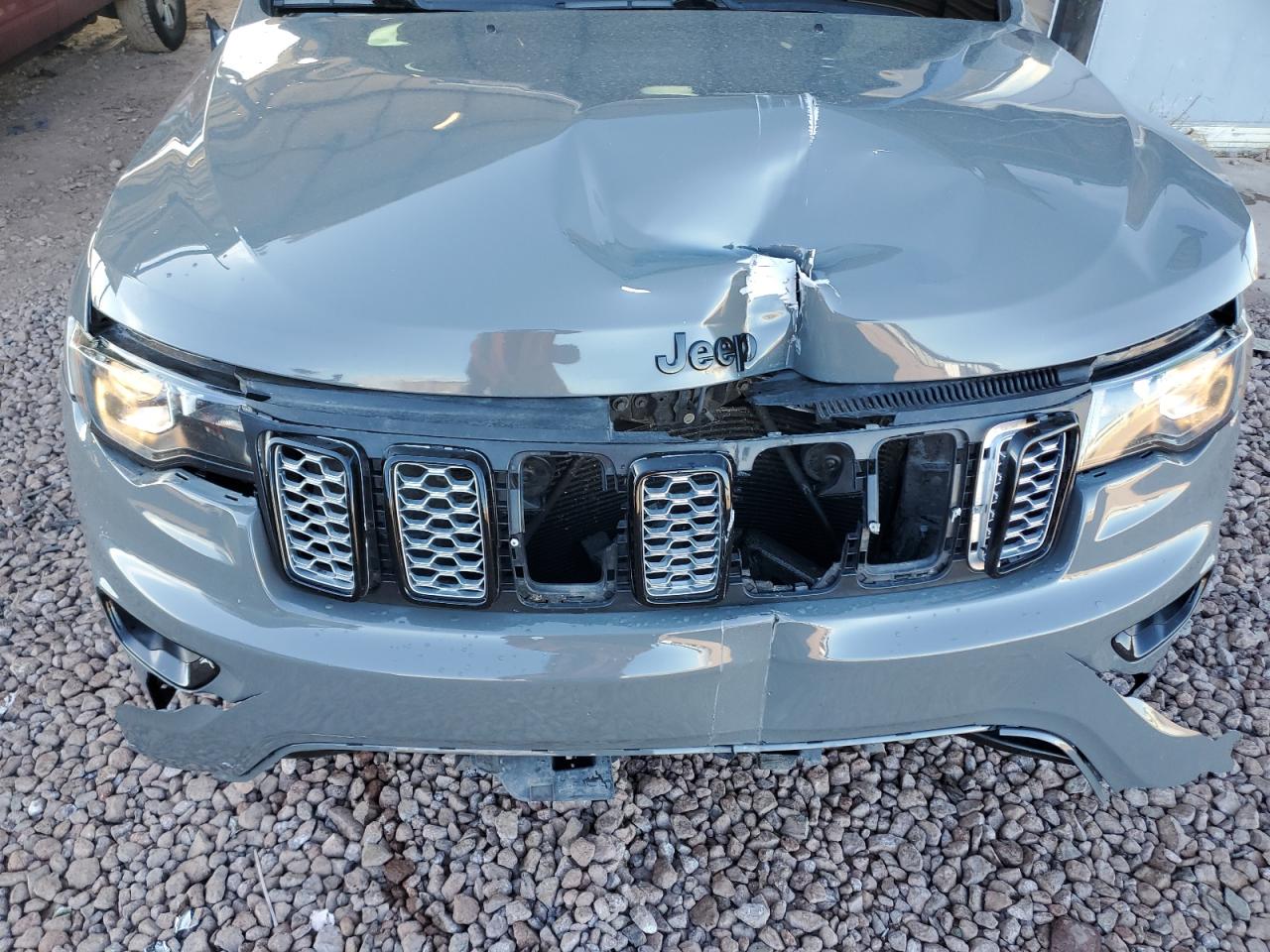 2019 Jeep Grand Cherokee - Image 12