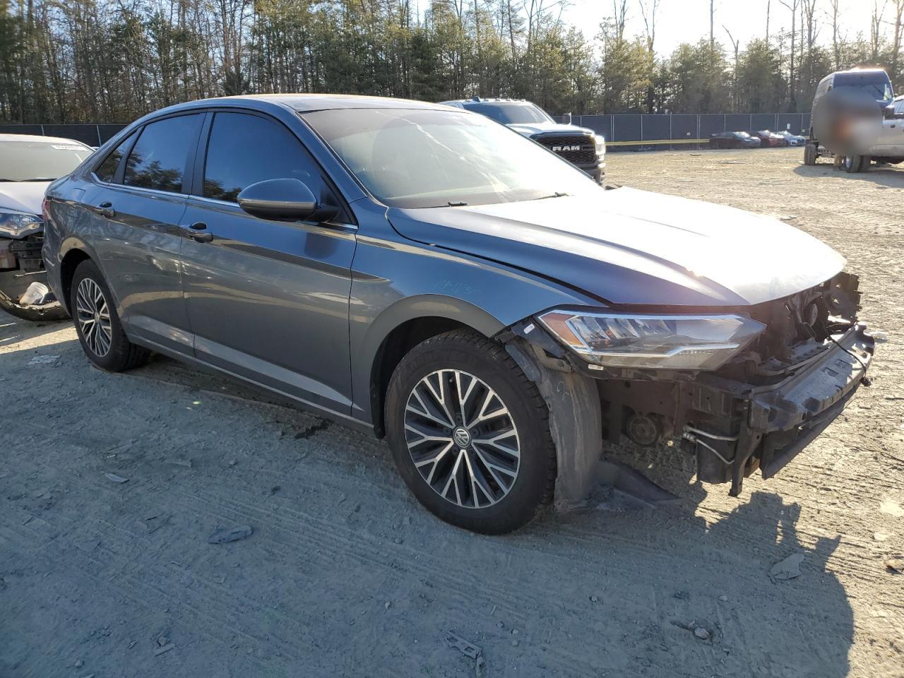 2019 Volkswagen Jetta - Image 4