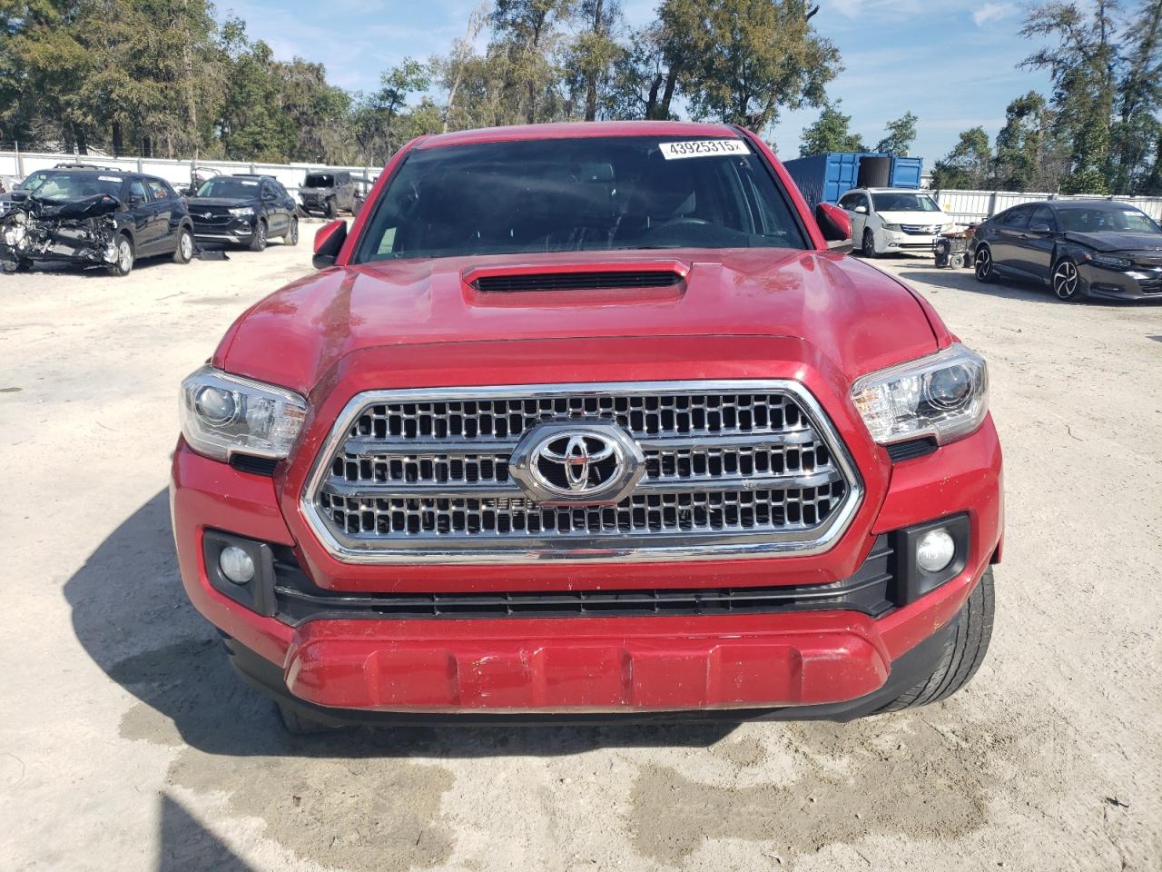 2017 Toyota Tacoma - Image 5