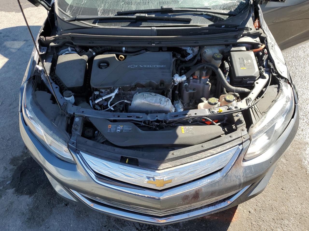 2018 Chevrolet Volt - Image 11