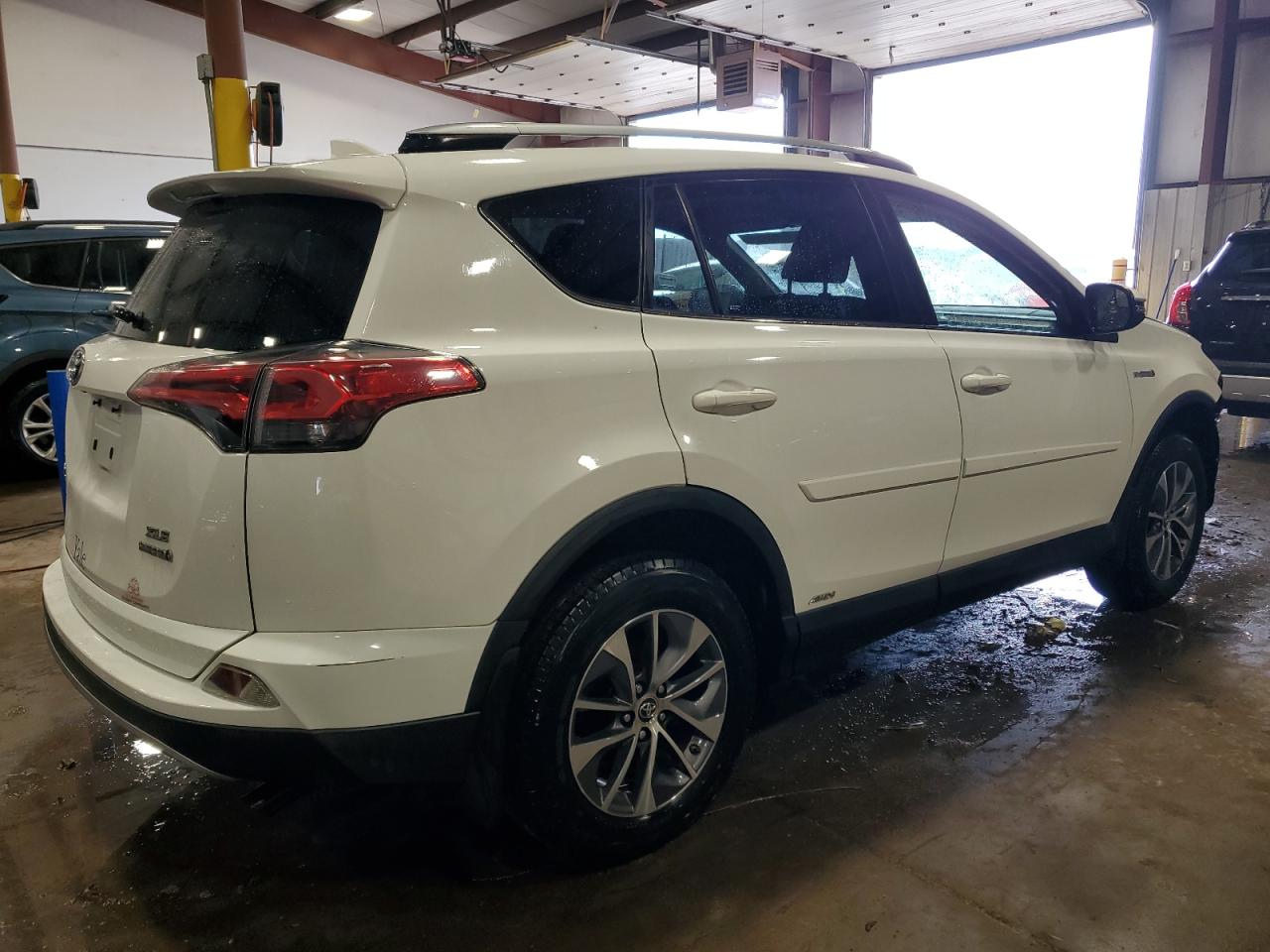 2017 Toyota RAV 4 - Image 3