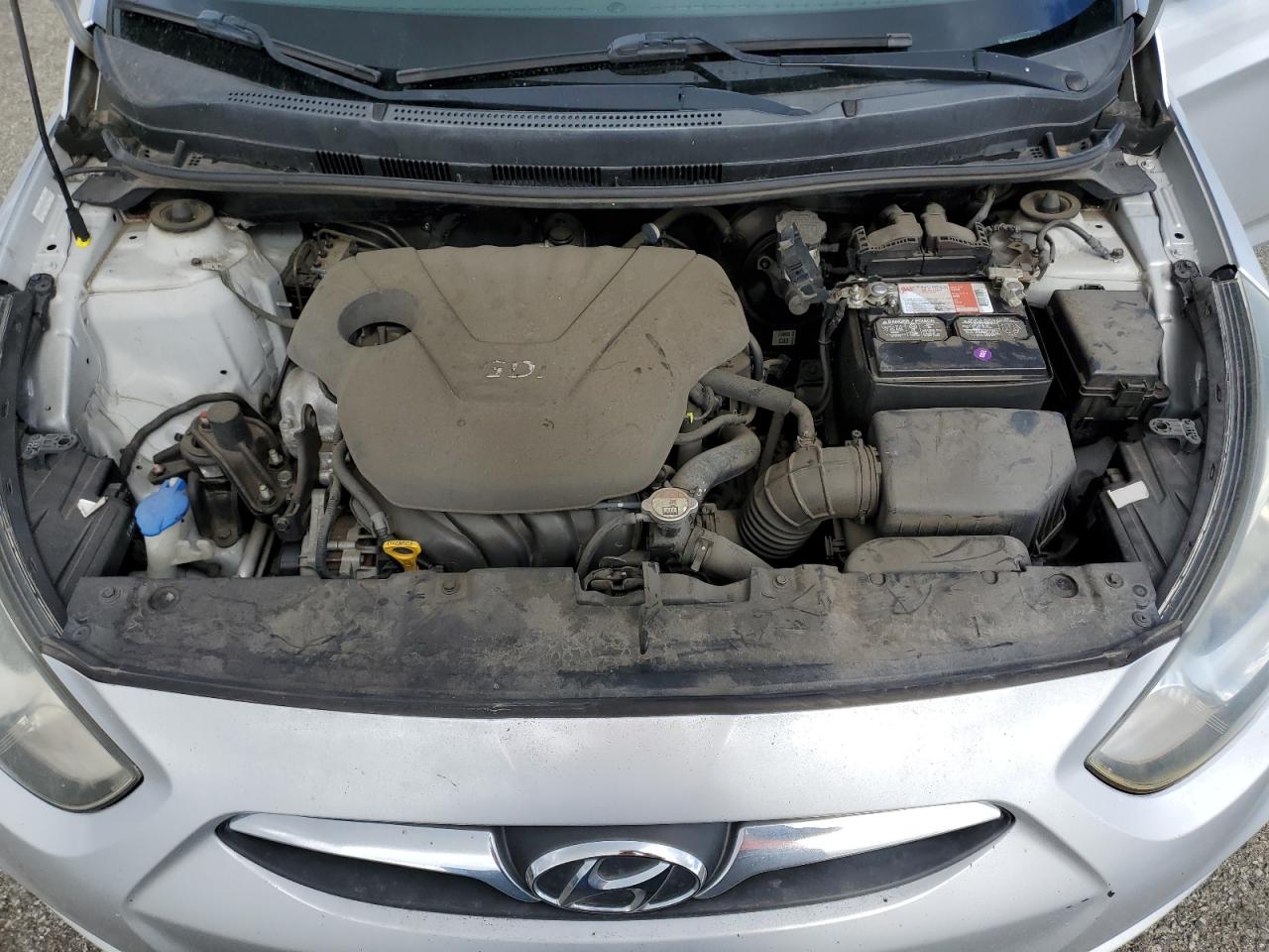 2013 Hyundai Accent - Image 12