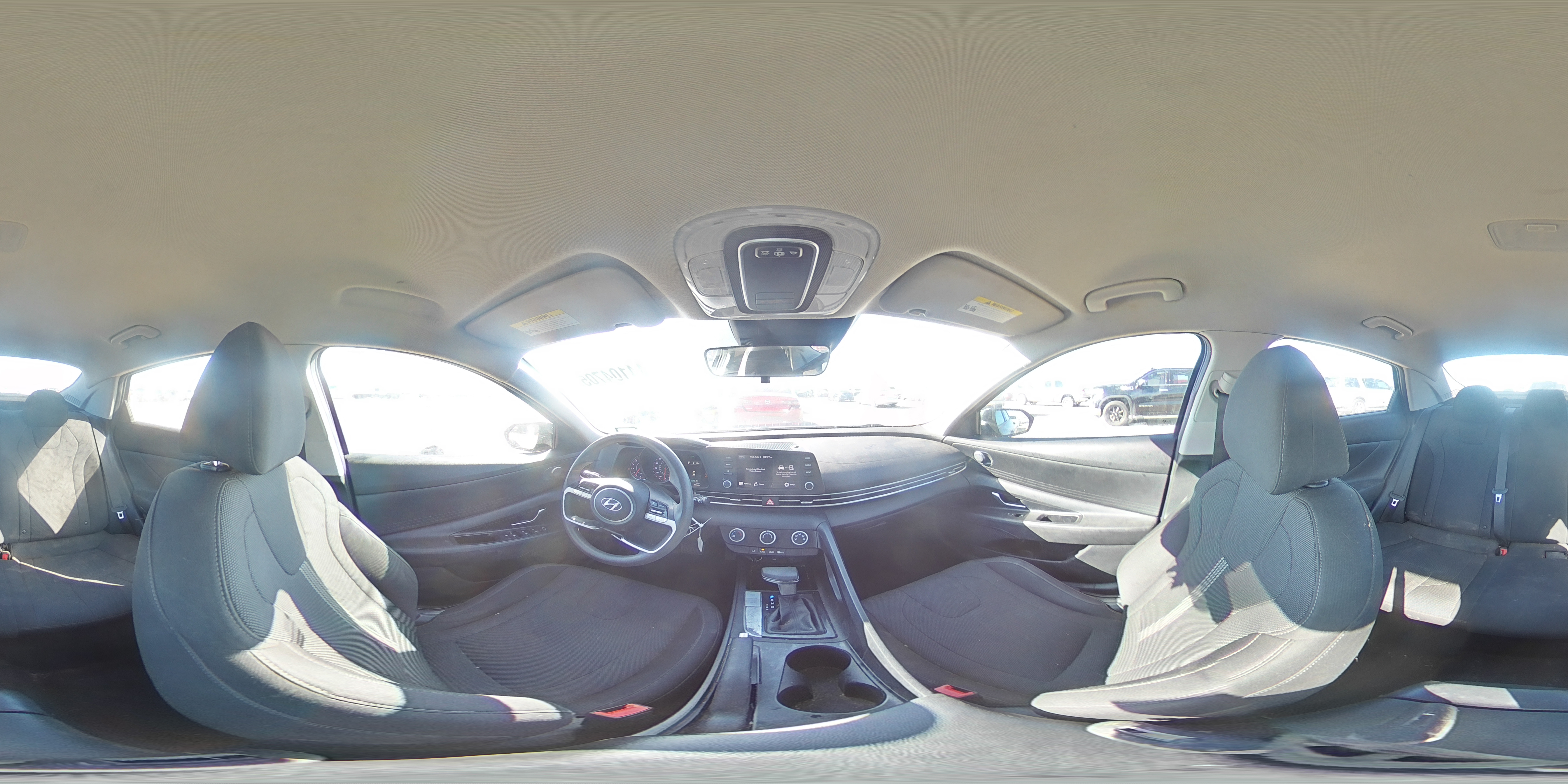2021 Hyundai Elantra - Image 13