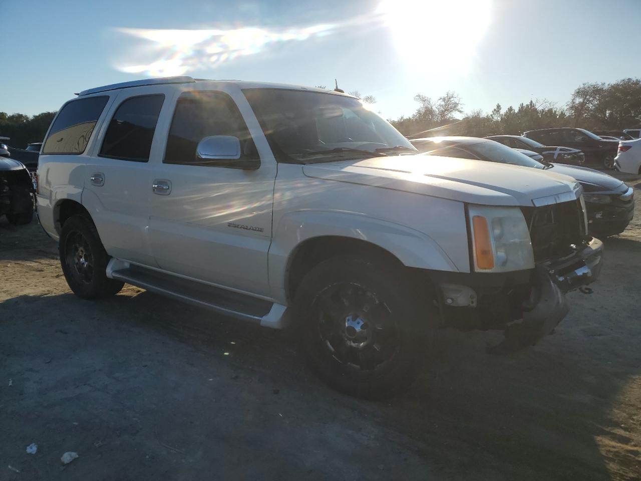2002 Cadillac Escalade - Image 4