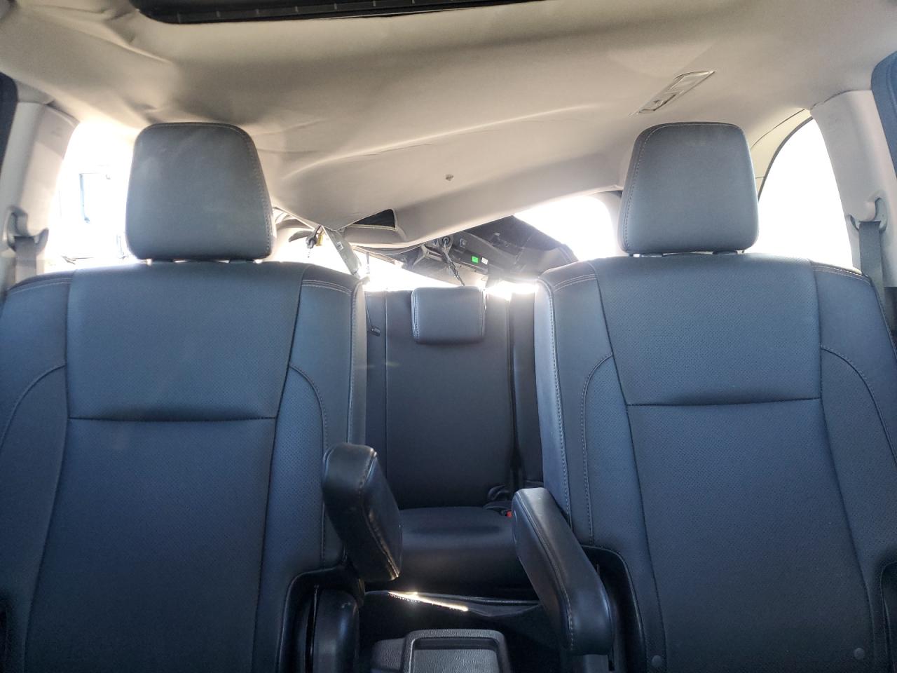 2015 Toyota Highlander - Image 10