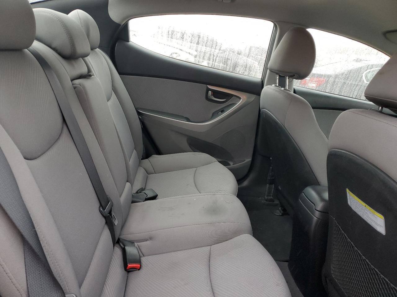 2013 Hyundai Elantra - Image 10