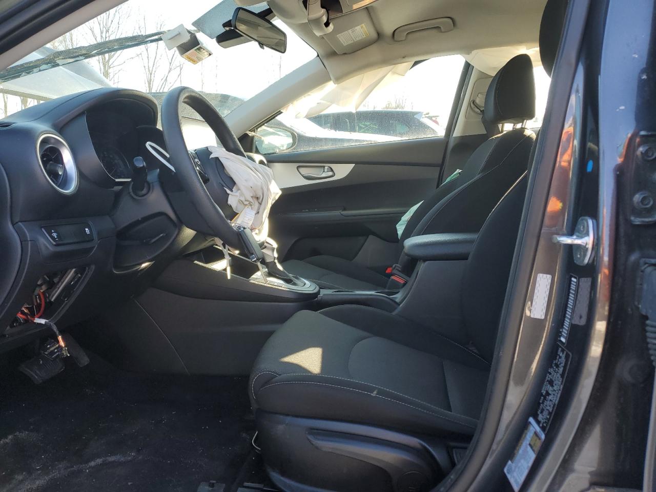 2023 Kia Forte - Image 7