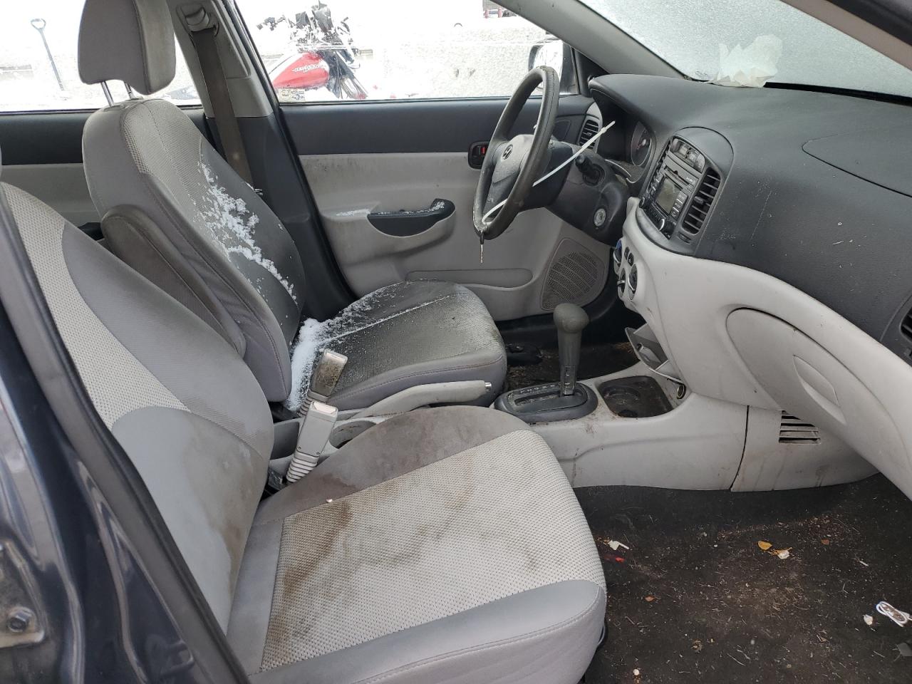 2011 Hyundai Accent - Image 7