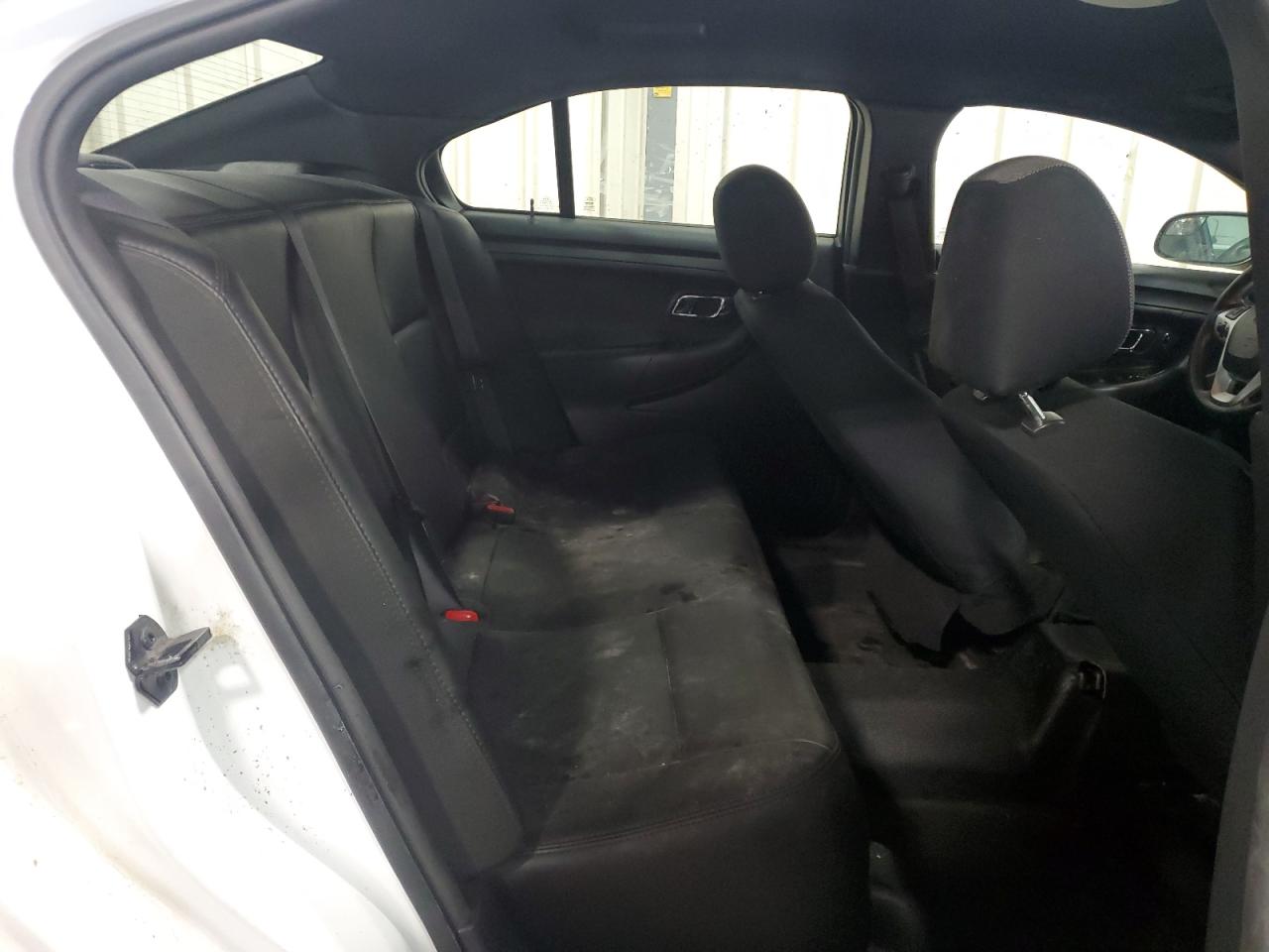 2013 Ford Taurus - Image 10