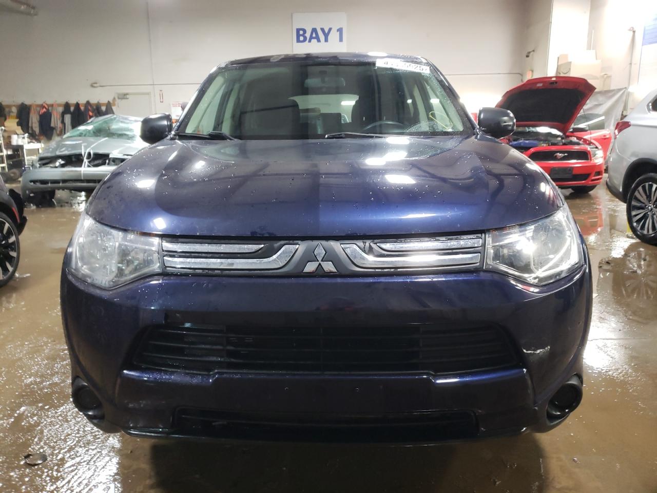 2014 Mitsubishi Outlander - Image 5