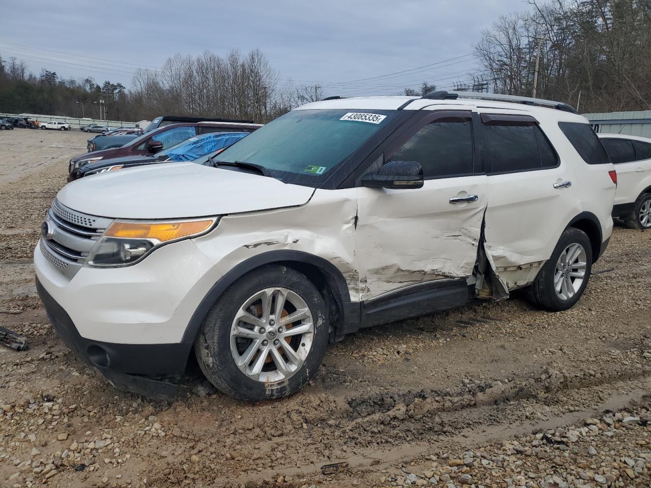 2011 Ford Explorer Xlt продається в Hurricane, WV - Side