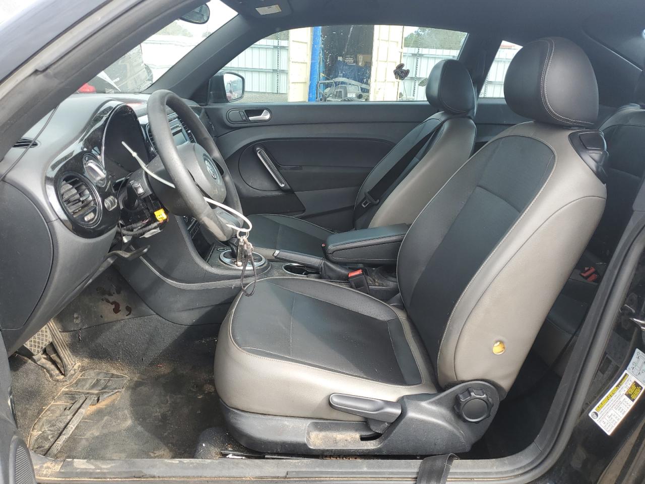 2015 Volkswagen Beetle - Image 7