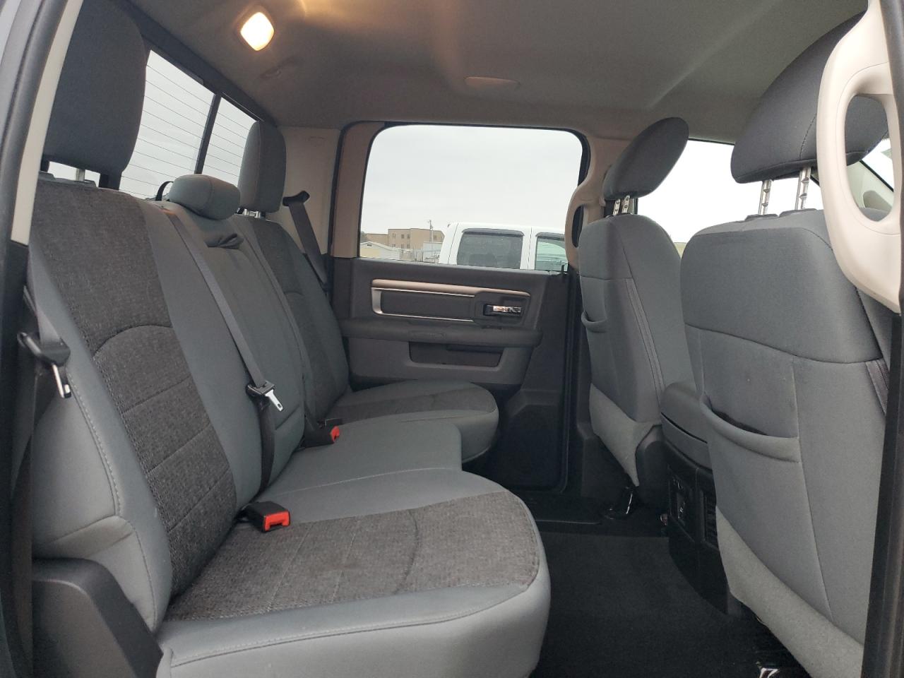 2016 RAM 1500 - Image 10