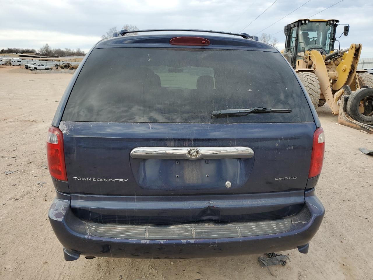 2003 Chrysler Town & Country - Image 6