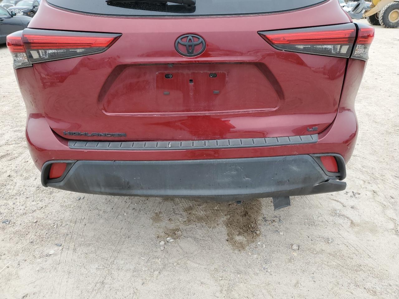 2022 Toyota Highlander - Image 9