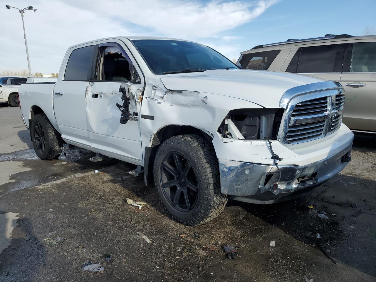 2015 RAM 1500 - Image 4
