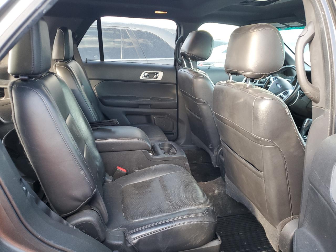 2012 Ford Explorer - Image 11