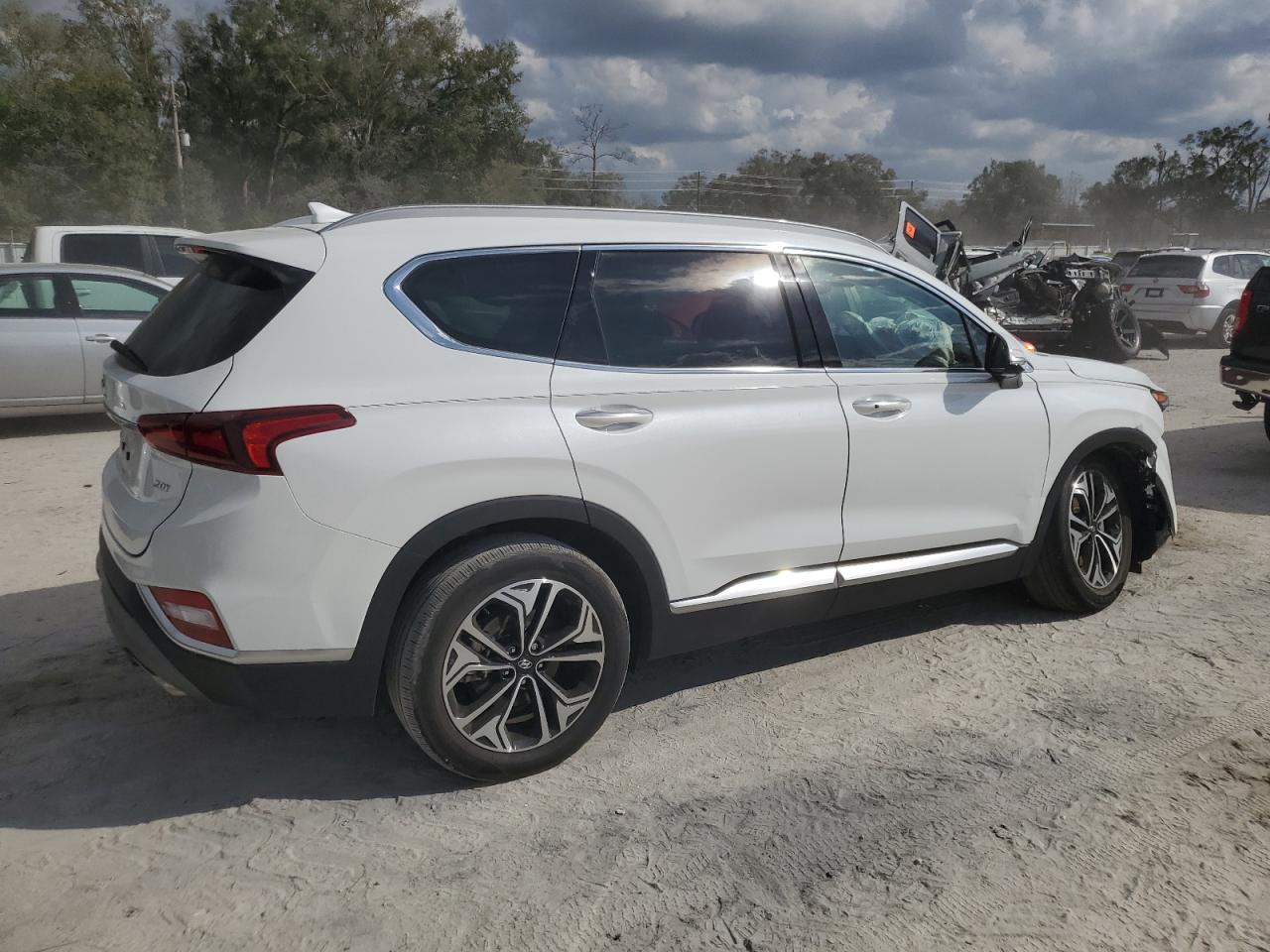 2019 Hyundai Santa Fe - Image 3