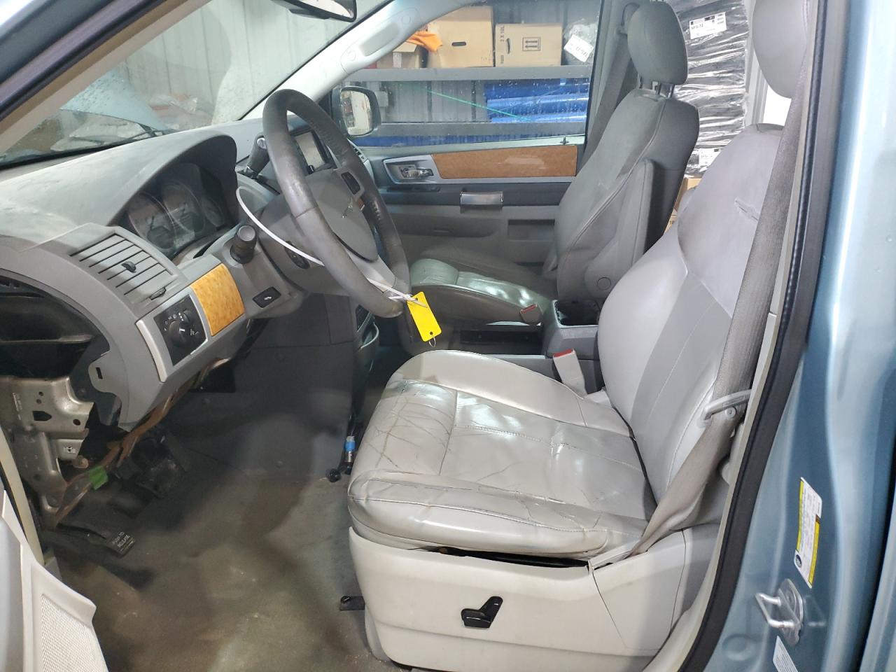 2008 Chrysler Town & Country - Image 7