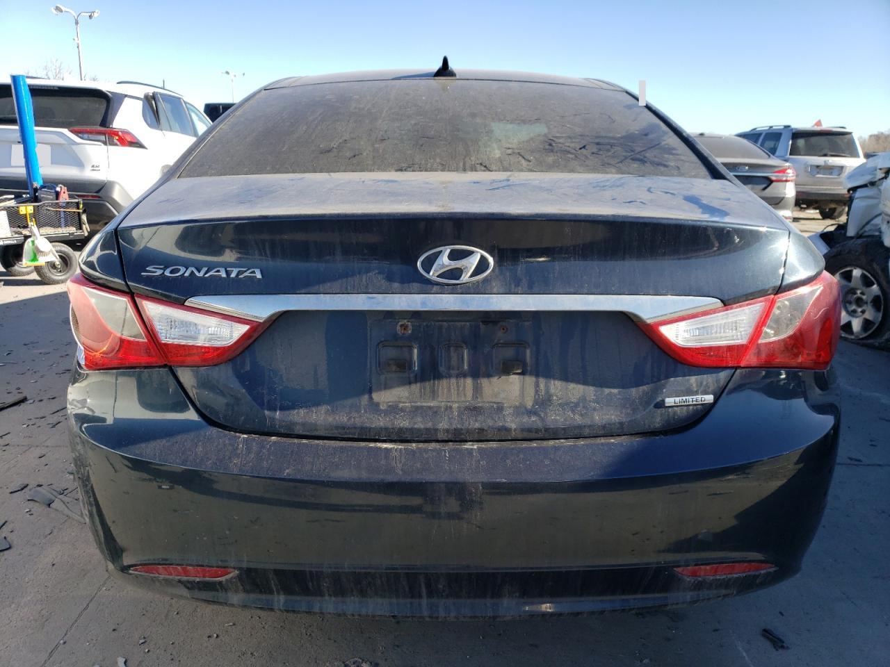 2012 Hyundai Sonata - Image 6