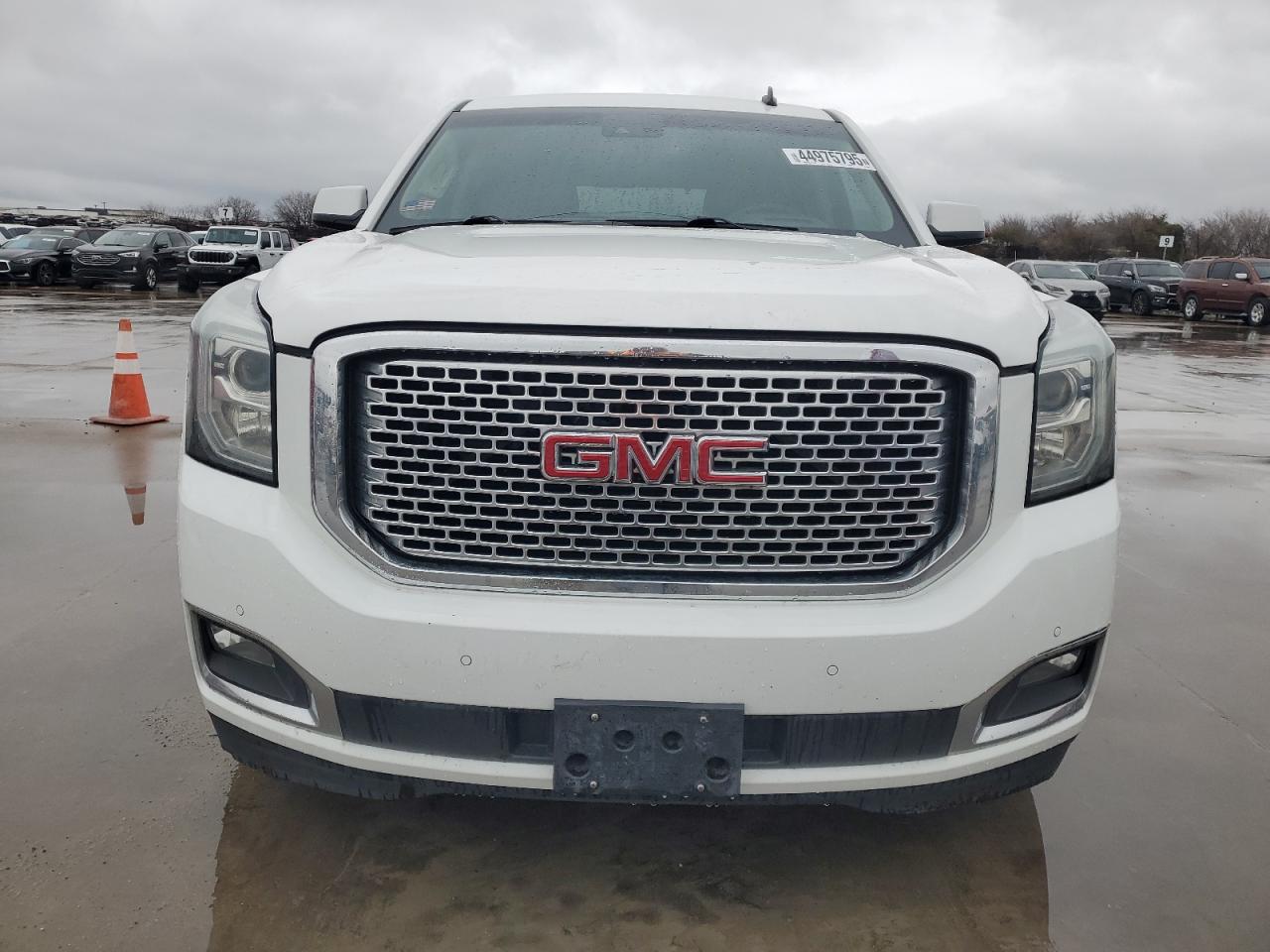 2015 GMC Yukon - Image 5