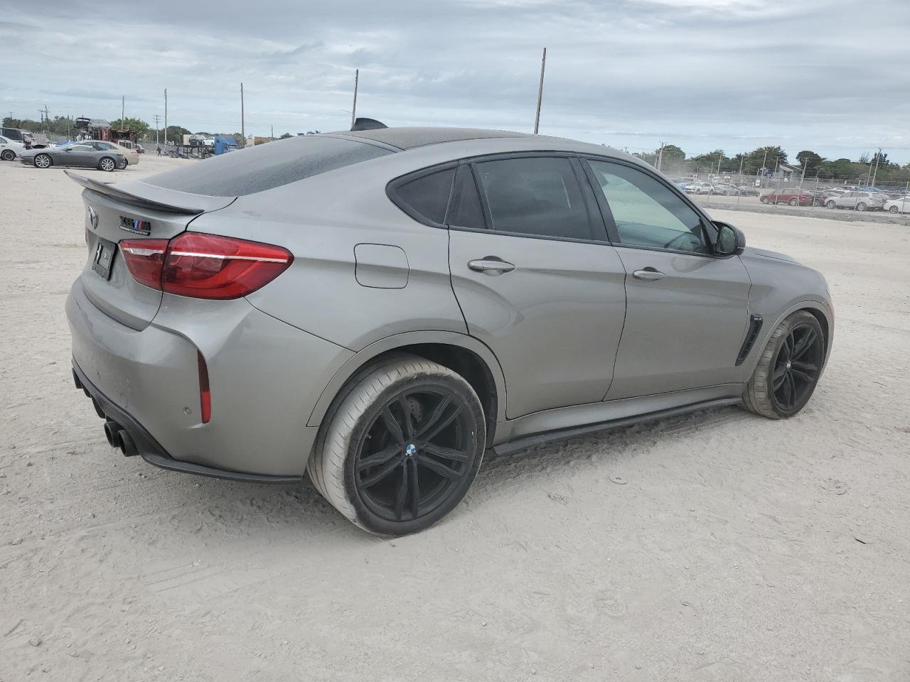 2015 BMW X6 - Image 3