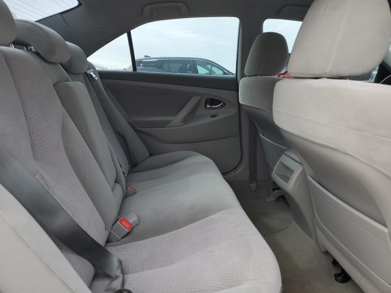 2011 Toyota Camry - Image 10