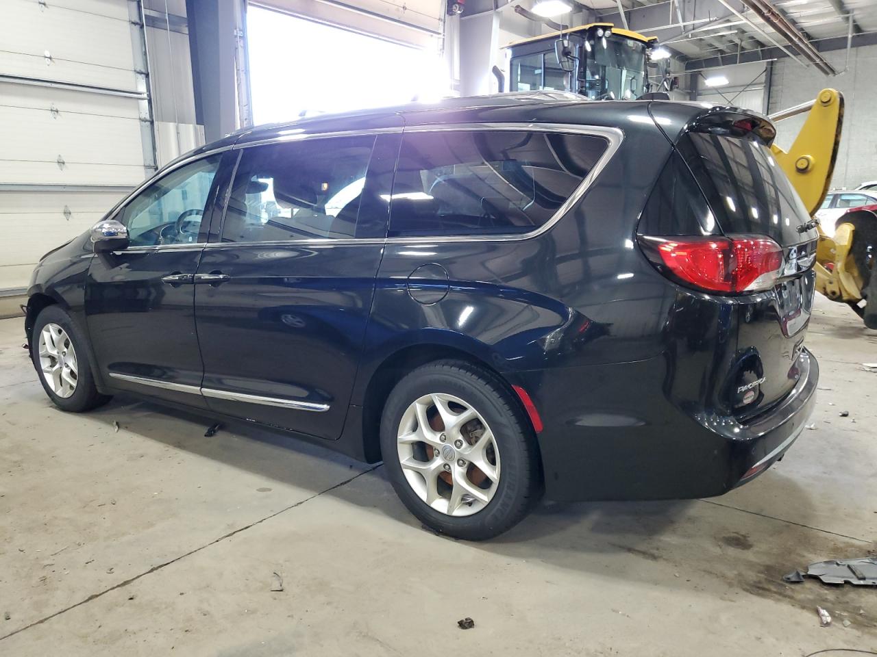 2020 Chrysler Pacifica - Image 2