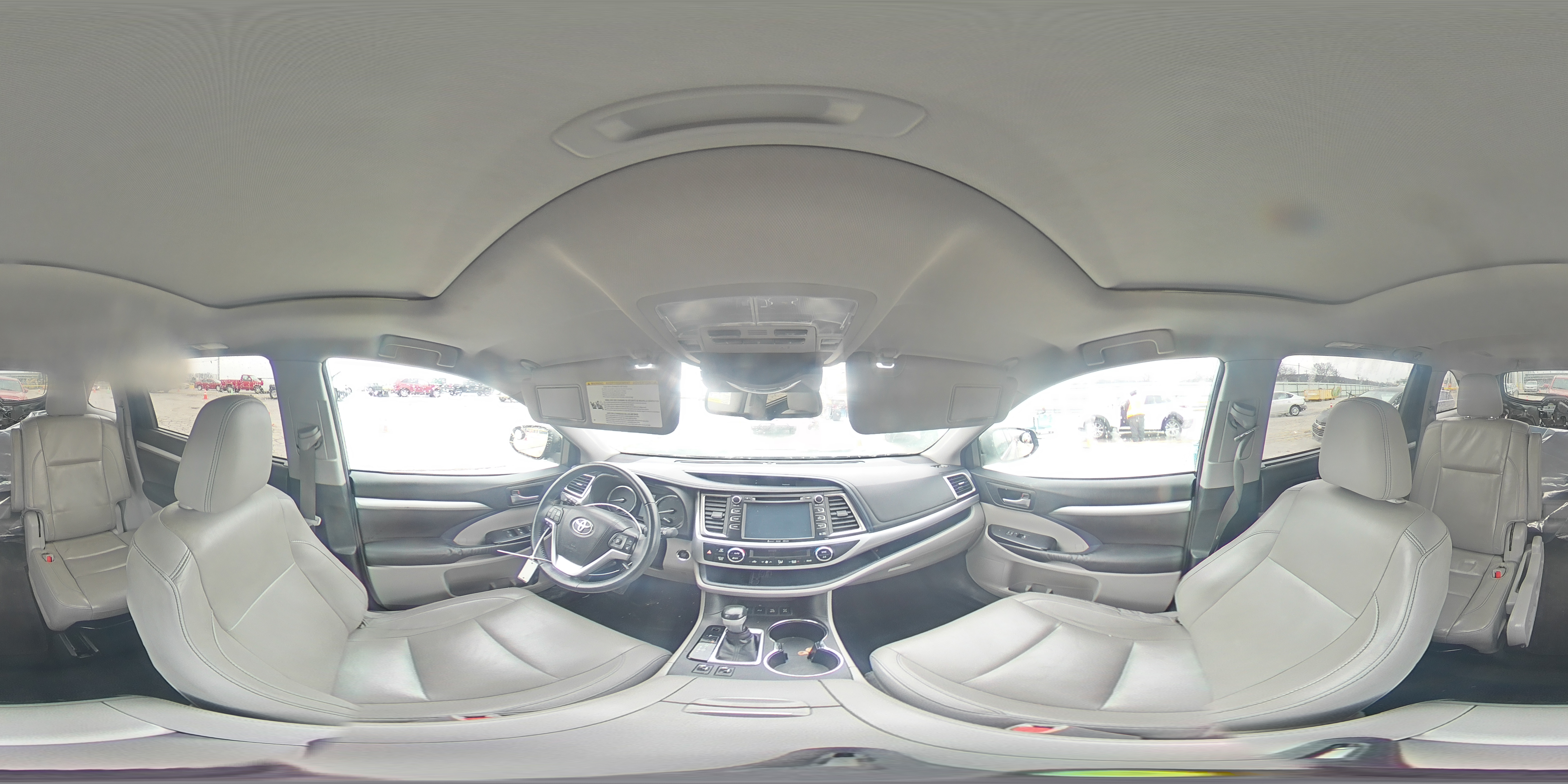 2016 Toyota Highlander - Image 13
