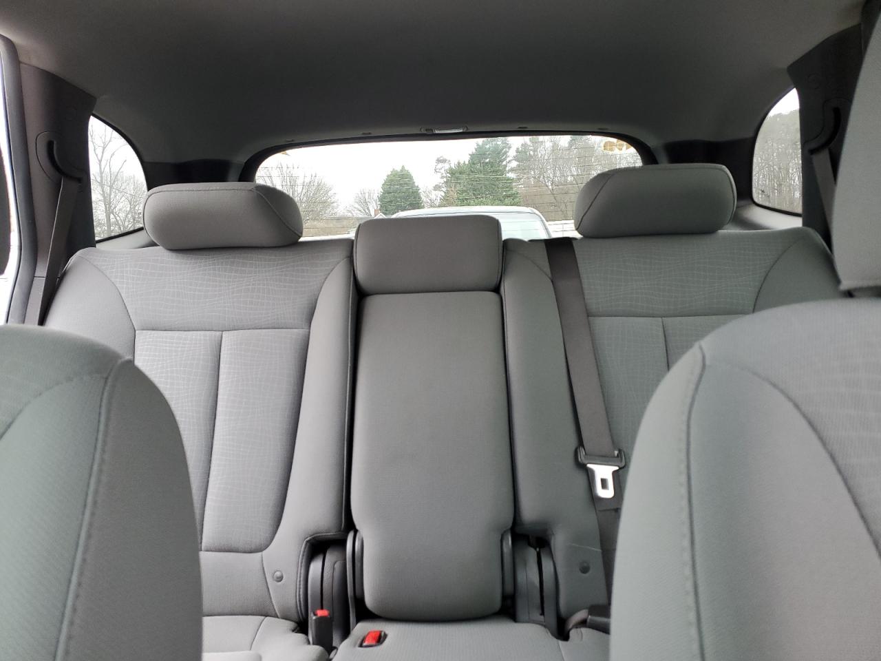 2012 Hyundai Santa Fe - Image 10
