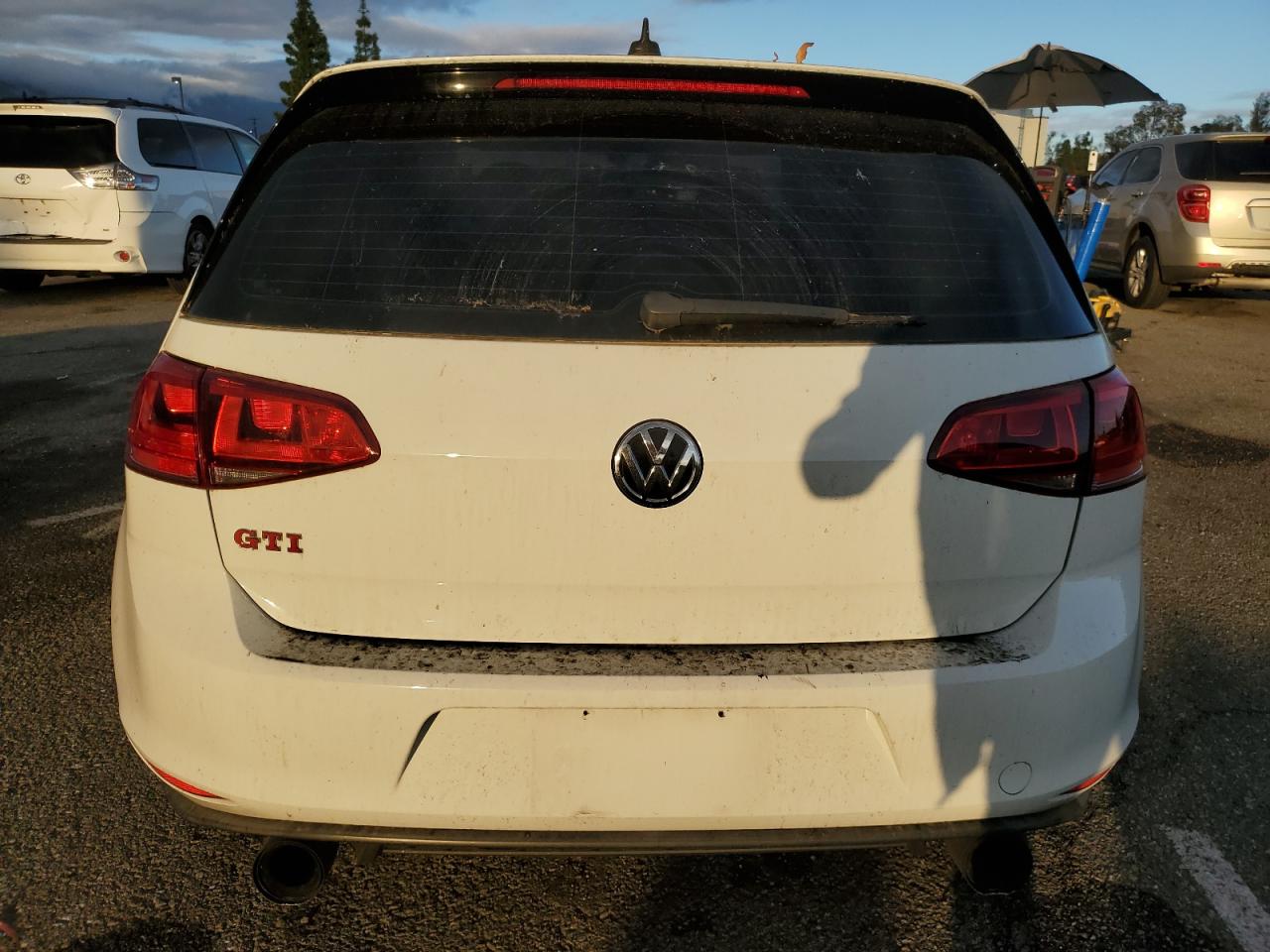 2016 Volkswagen GTI - Image 6
