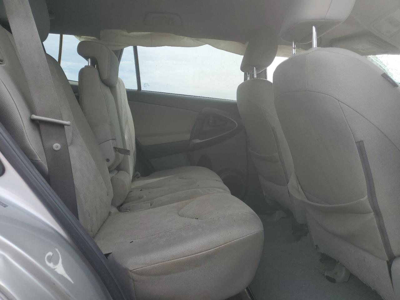 2011 Toyota RAV 4 - Image 11