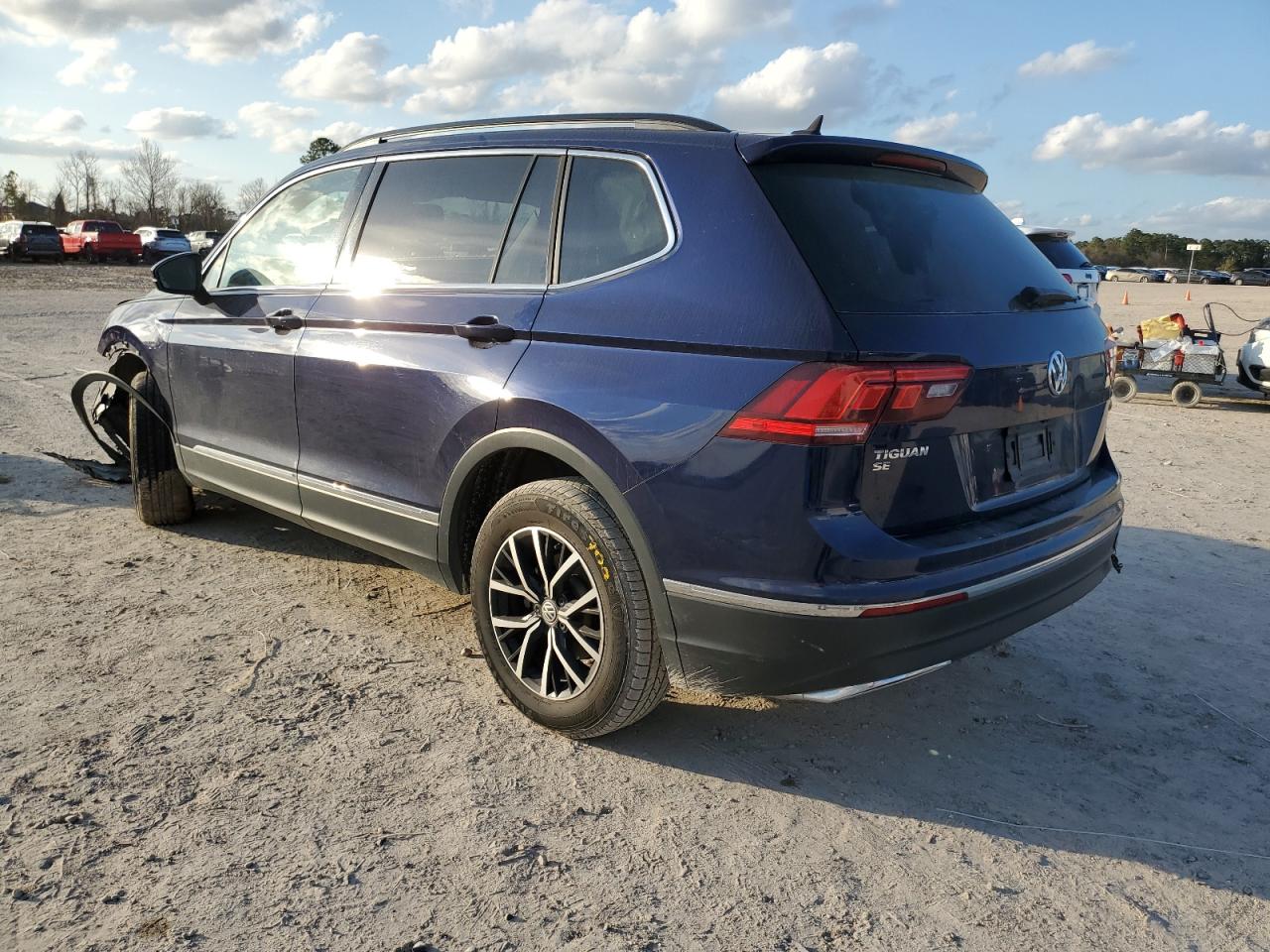 2021 Volkswagen Tiguan - Image 2