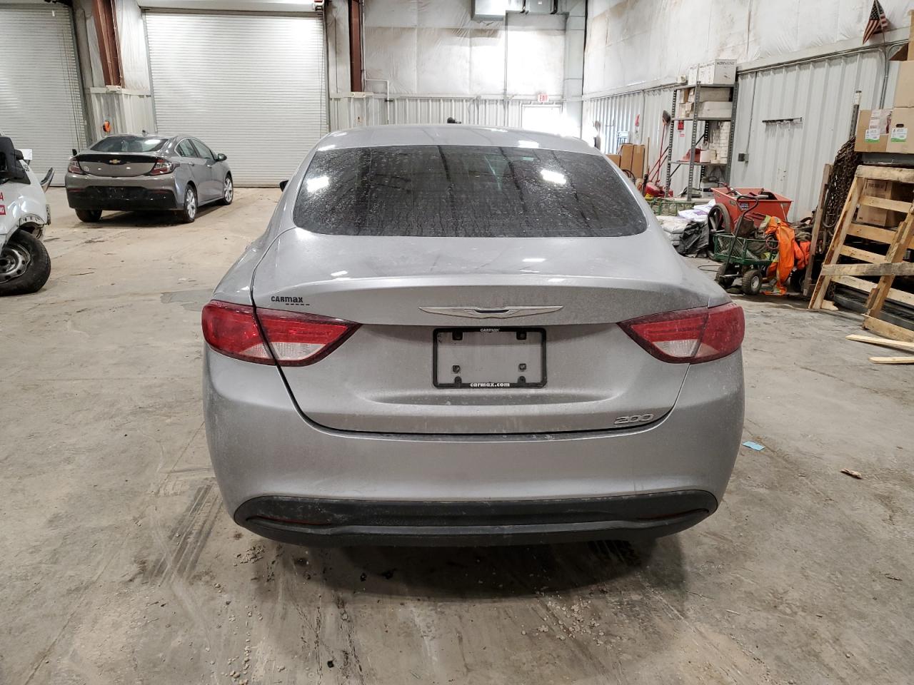 2016 Chrysler 200 - Image 6