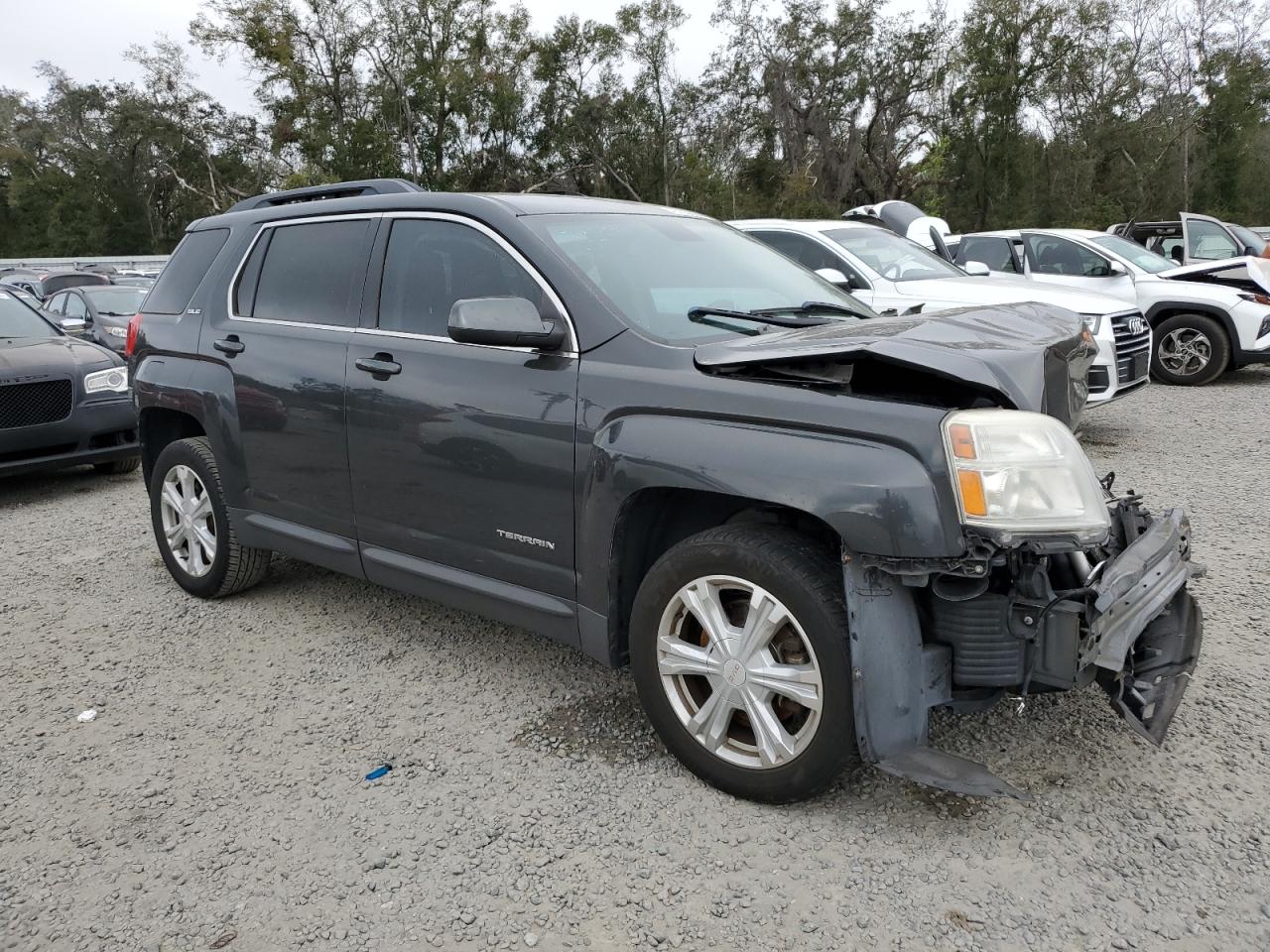 2017 GMC Terrain - Image 4