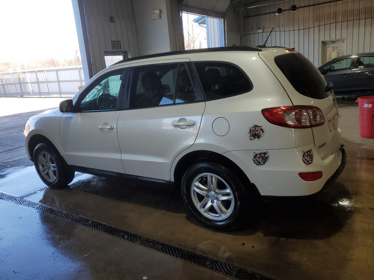 2011 Hyundai Santa Fe - Image 2